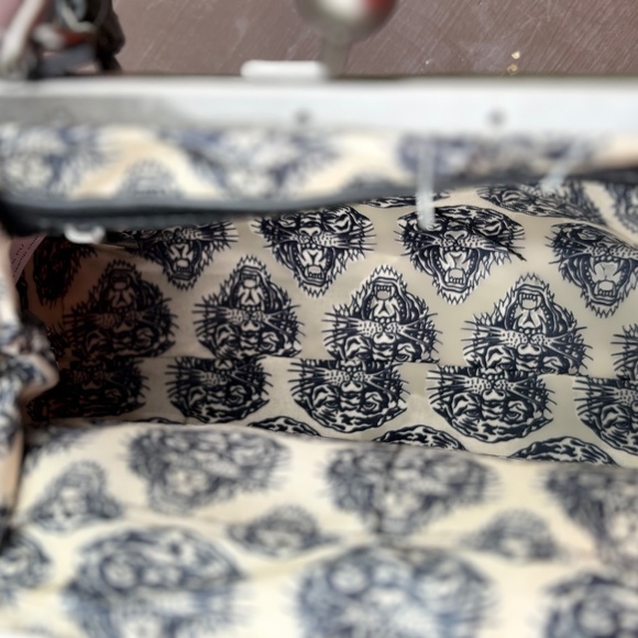 NWT-Ed Hardy Vintage-Inspired Crossbody - Picture 5 of 13